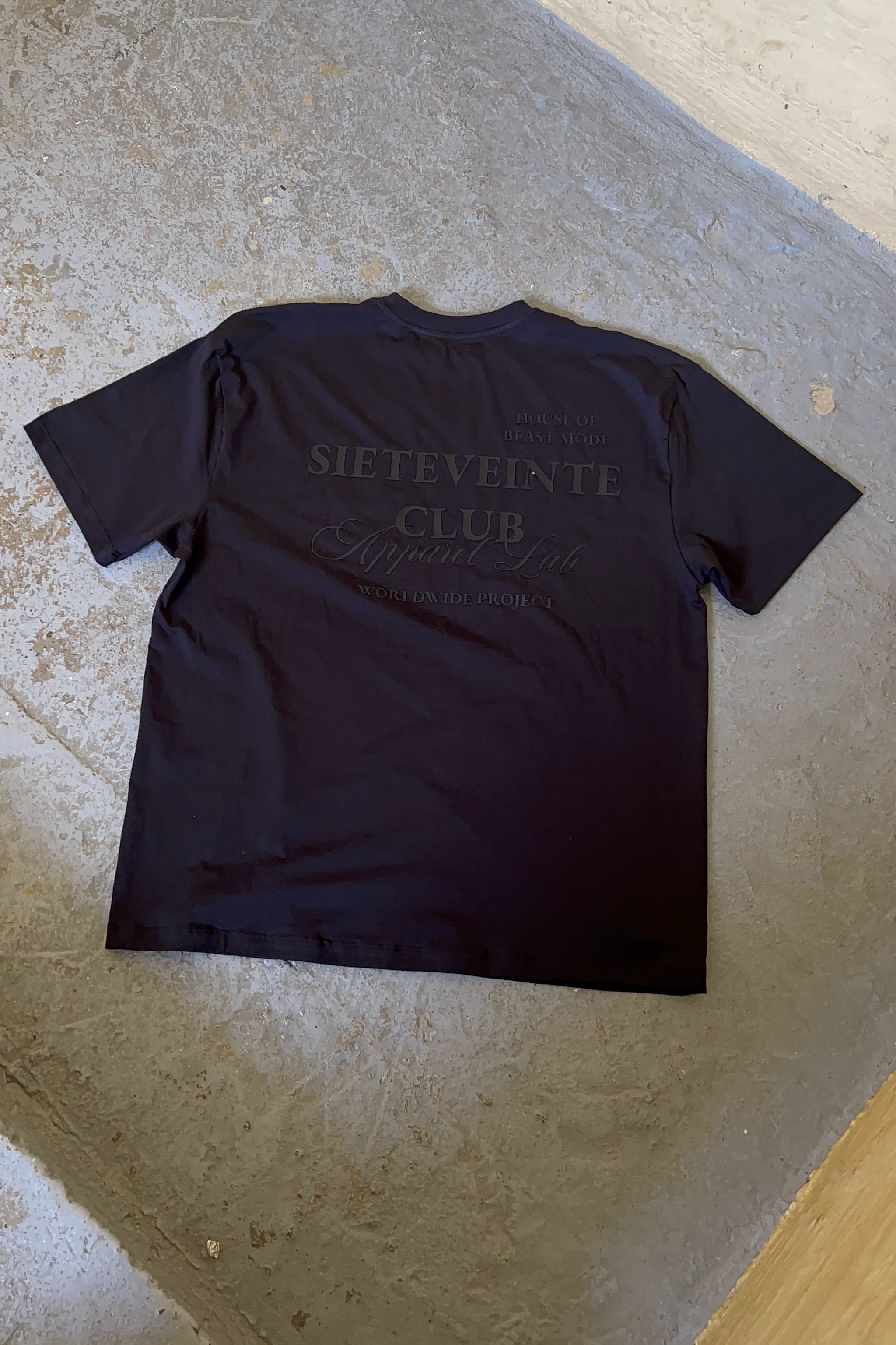 CAMISETA OVERSIZE RAY NEGRO SOBRE NEGRO - 720