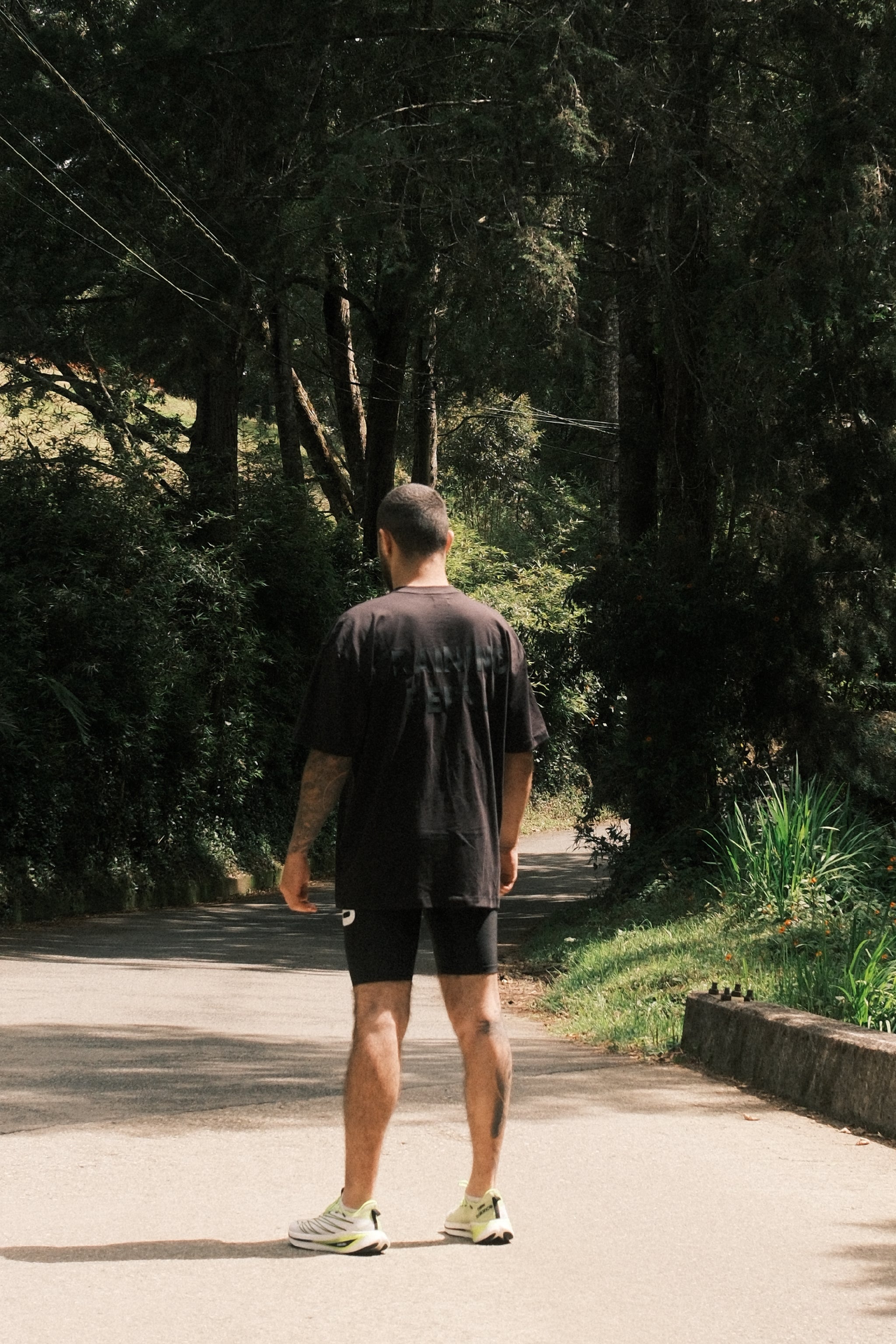 CAMISETA OVERSIZE LEWIS NEGRO SOBRE NEGRO - 720