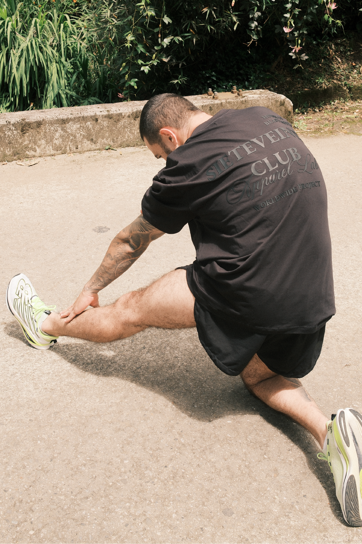 CAMISETA OVERSIZE RAY NEGRO SOBRE NEGRO